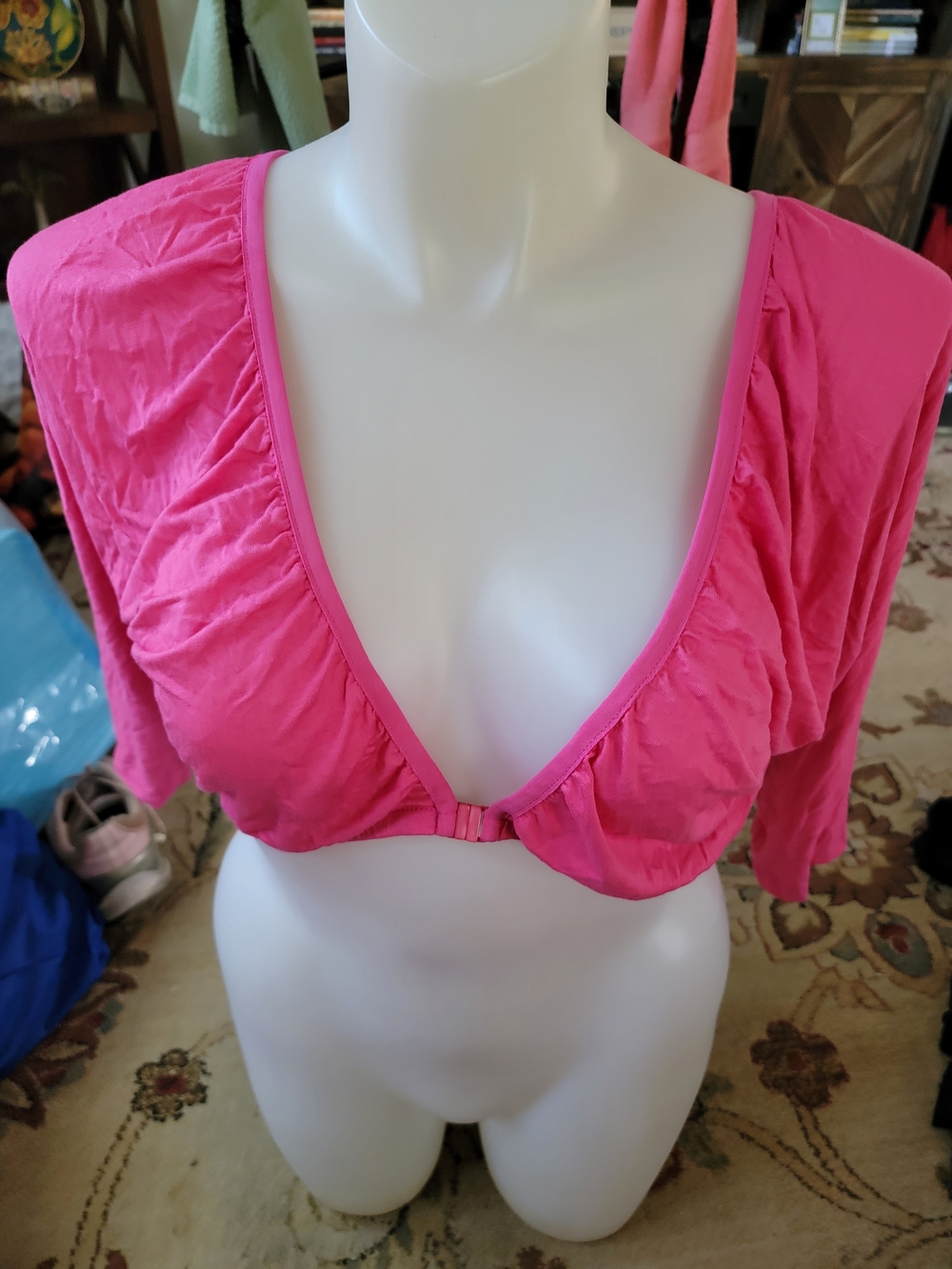 Sleevey Wonders Pink Ruched Deep V Crop Top